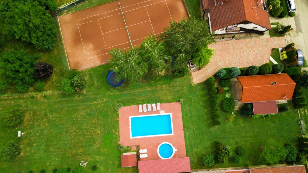 Tenisz Vendeghaz Ordacsehi Ngoại thất bức ảnh